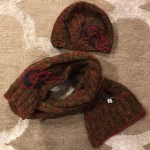 Lucky Brand Hat and Scarf